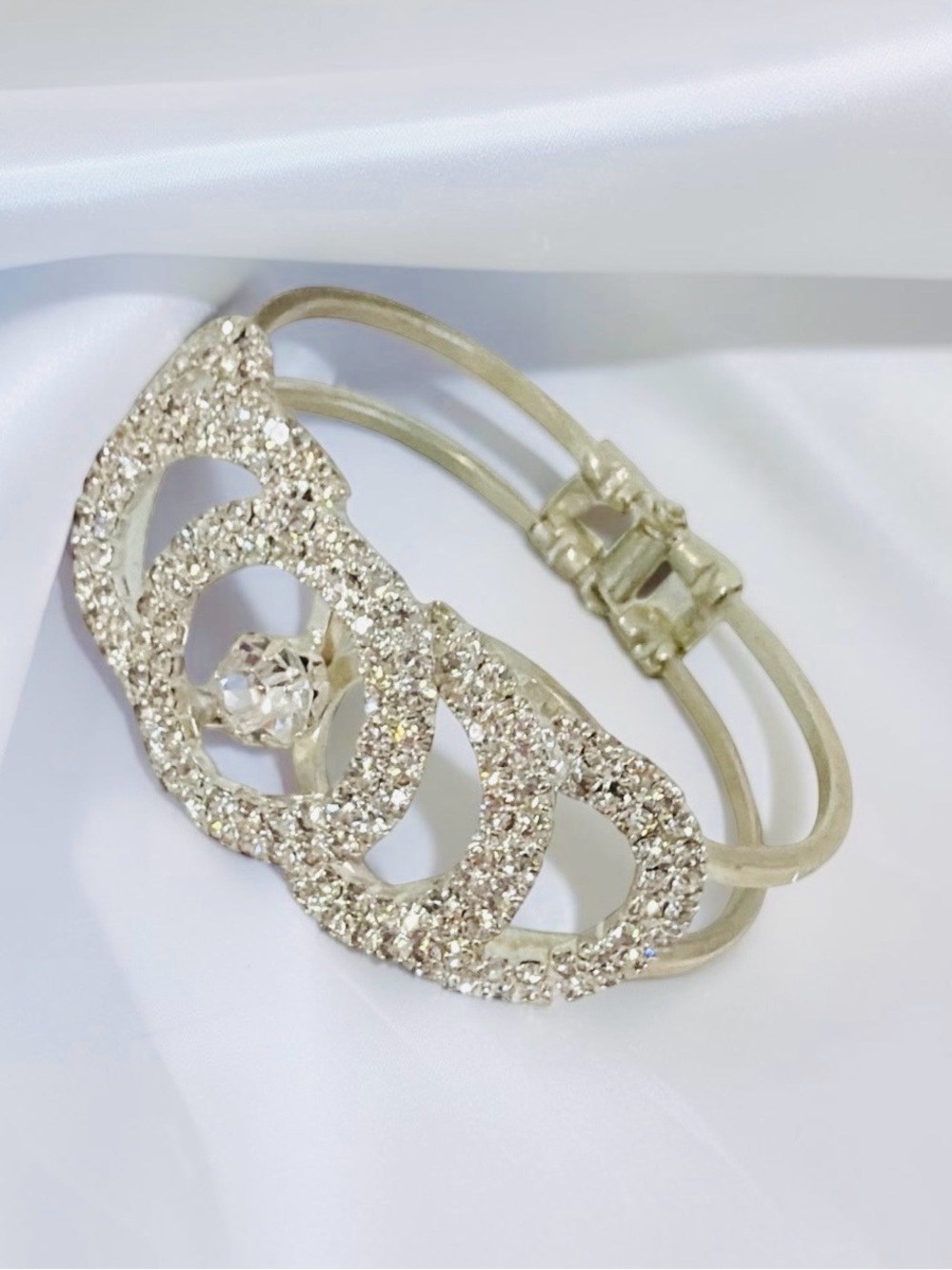 Vtg Rhinestone Clamper Cuff Bracelet Silver Tone Open Link Circles High Sparkle